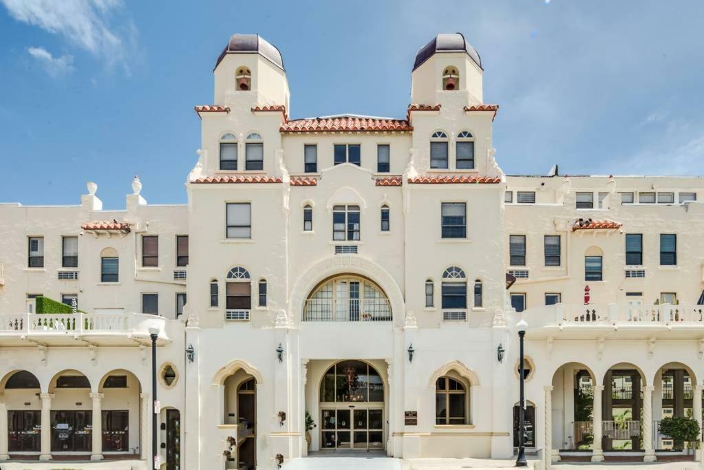 Hemingway Suites At Palm Beach Hotel Island Εξωτερικό φωτογραφία
