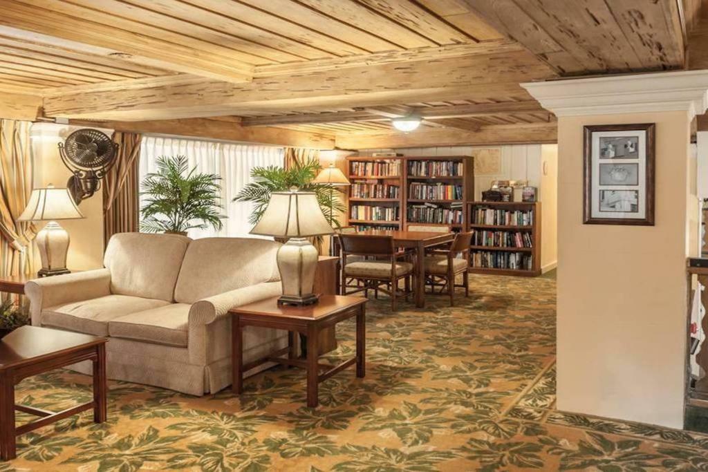 Hemingway Suites At Palm Beach Hotel Island Εξωτερικό φωτογραφία
