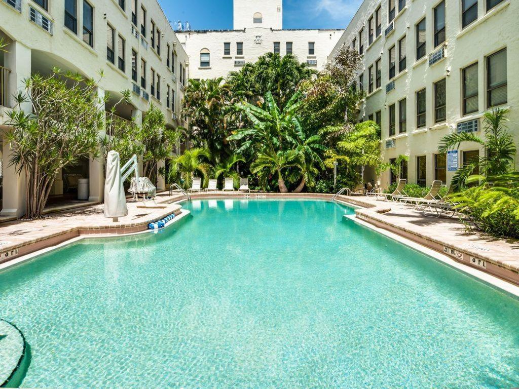Hemingway Suites At Palm Beach Hotel Island Εξωτερικό φωτογραφία